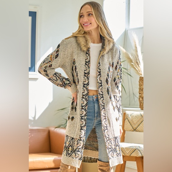 322. LAST 1!🛑 AT COST! Bohemian FAUX FUR hood Sweater tan Aztec Cardigan zip - Picture 7 of 8